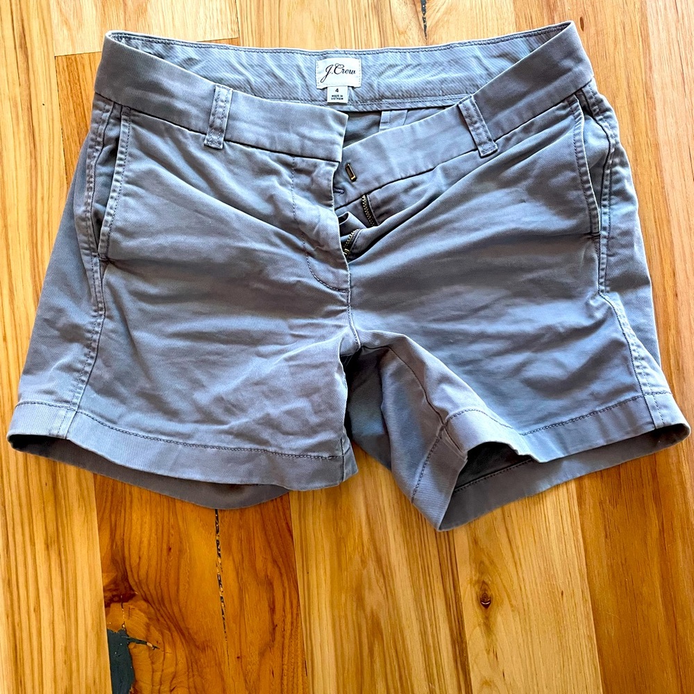 JCrew 5” stretch chino shorts in storm grey size 4.